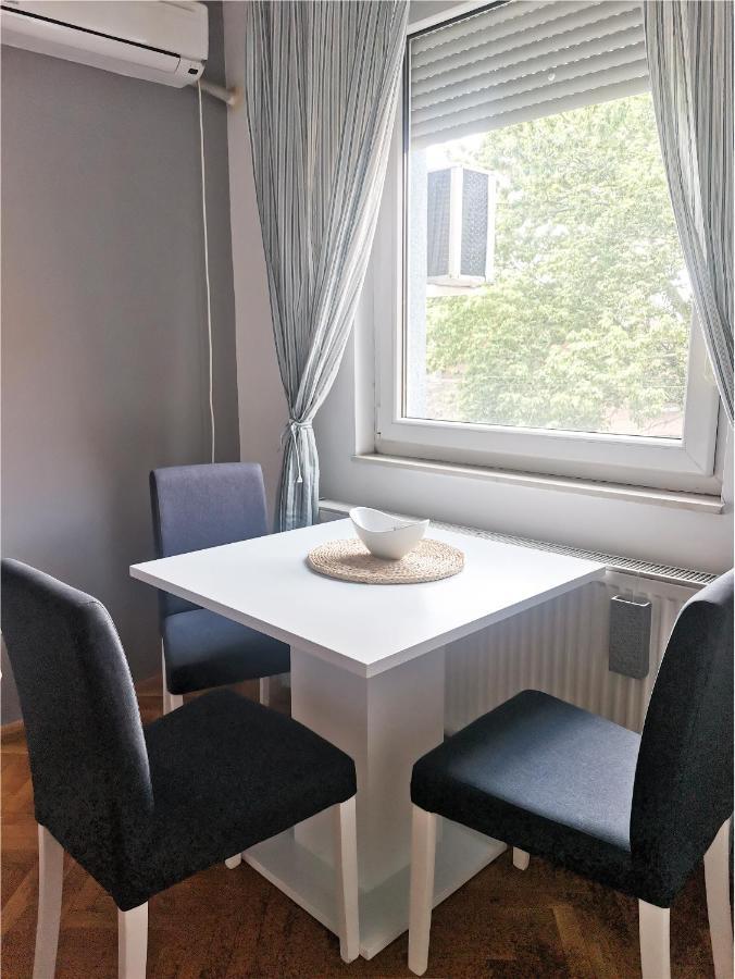 Apartment Center Iva *